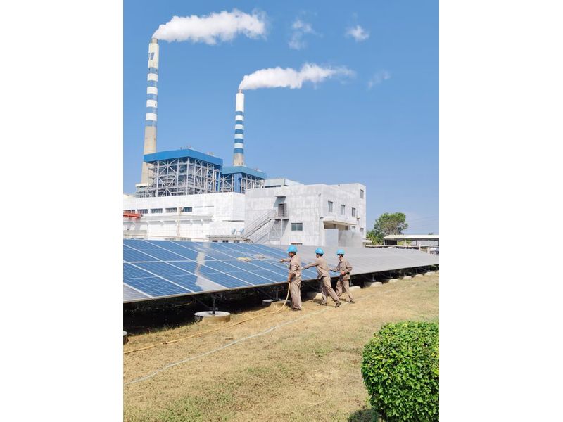 东方电厂光伏板清洗