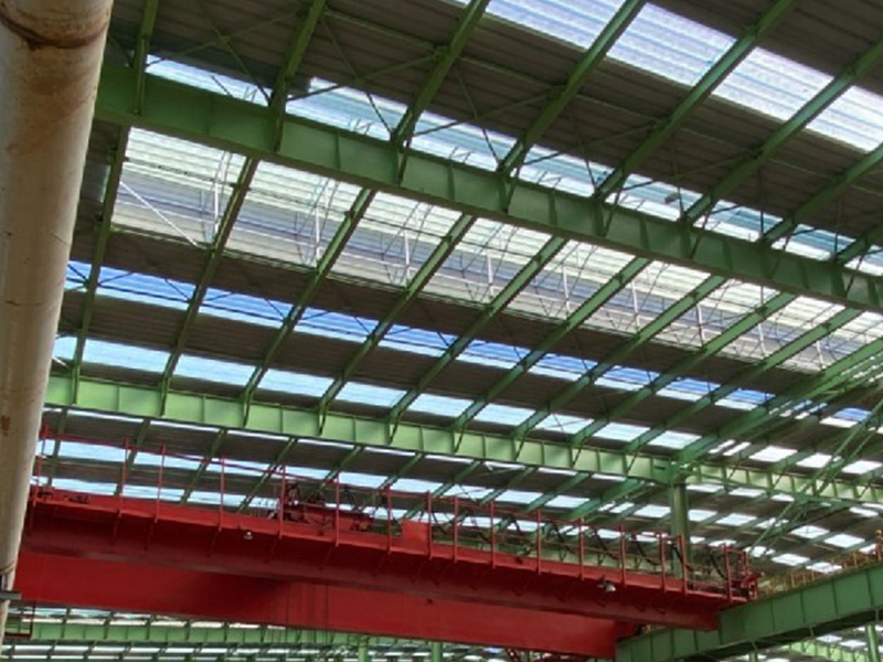 河北普阳钢铁有限公司钢结构厂房封闭施工